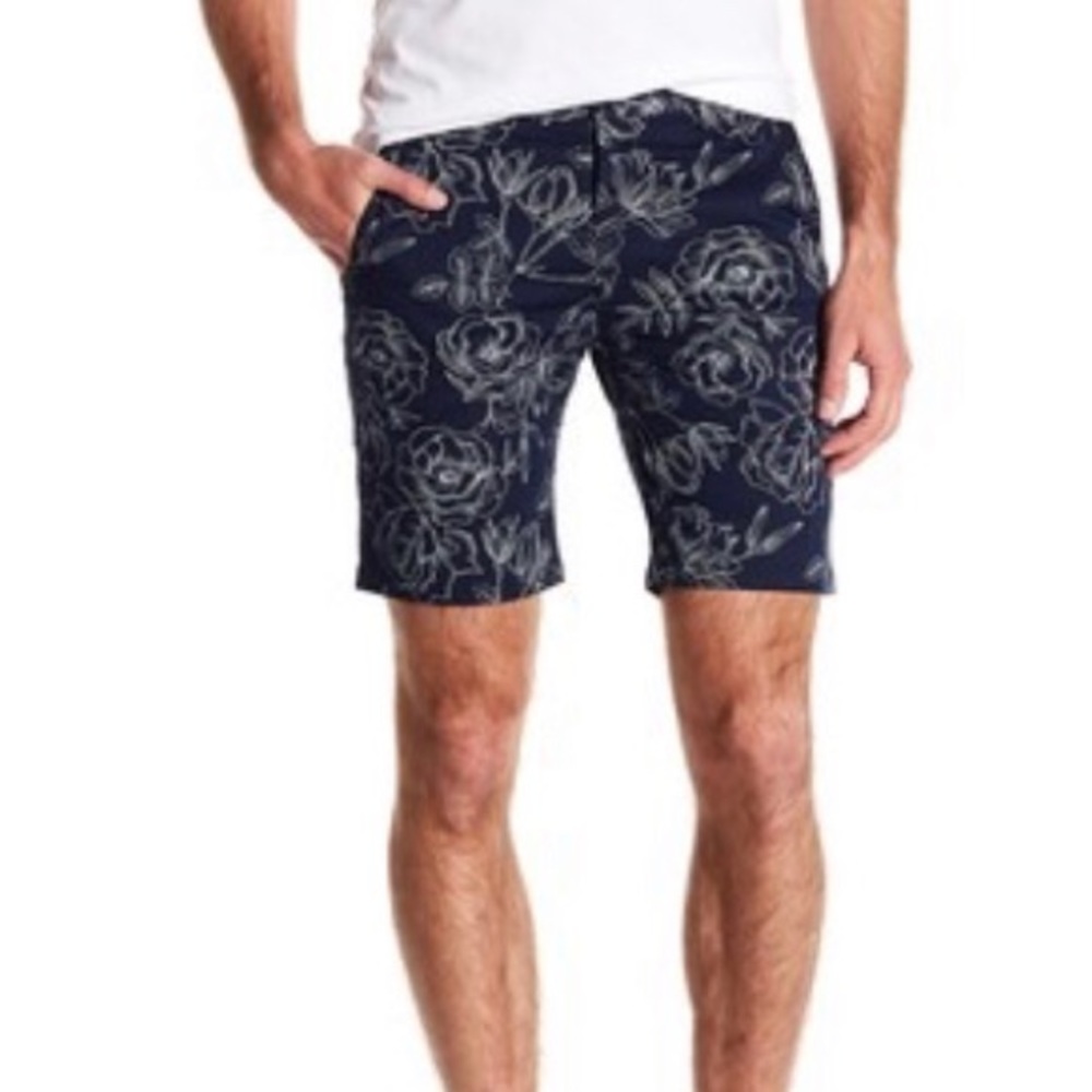 Wellington Men’s Dk Blue Floral Flat Front Shorts. Make an offer!